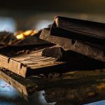 Chocolate amargo benefícios.