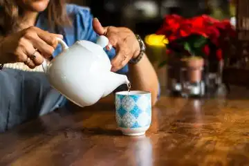 chá de quina emagrece?